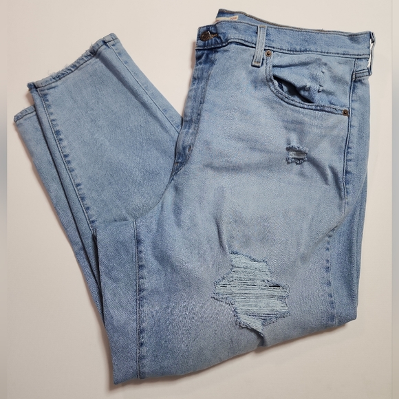 Levi’s High Waisted Mom Jeans Women’s 20W Distressed Ripped Light Wash Denim - Picture 1 of 6